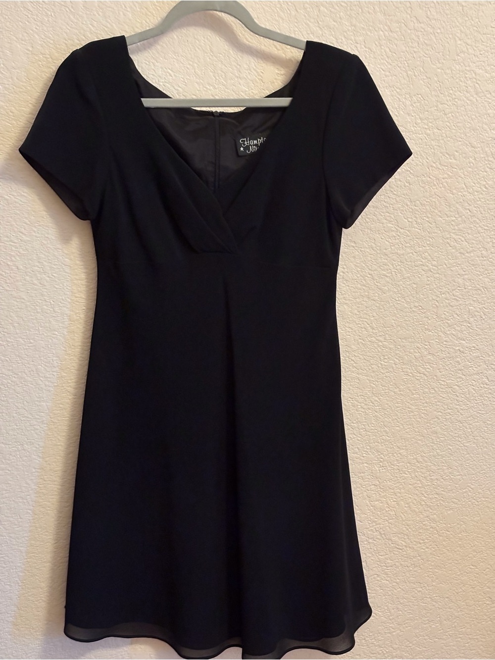 Black Short-Sleeve V-Neck Dress - Brand: Unknown